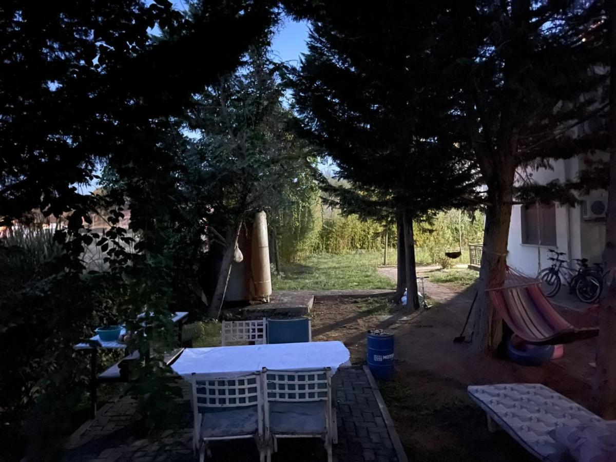 Hotel Garden Villa ARDO Golem  Exteriör bild