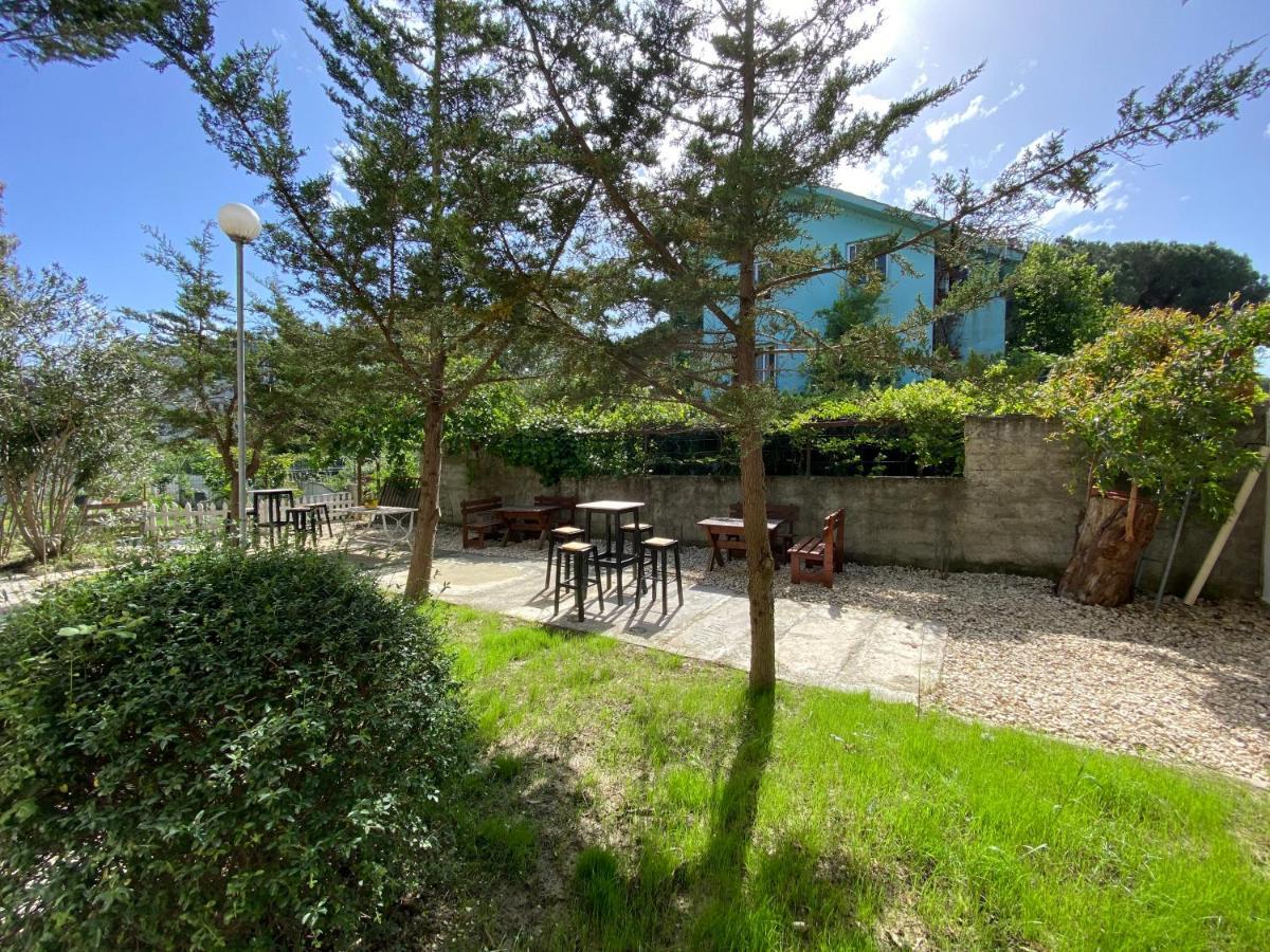 Hotel Garden Villa ARDO Golem  Exteriör bild
